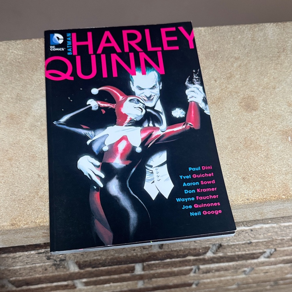 DC Comics Harley Quinn Graphic Novel - Black, Red, White
